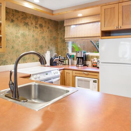 Lotus Suite, 1 Bedroom, Sleeps 4, Pool & Bbq, Pre-Renovation Summer Sale Kihei Esterno foto