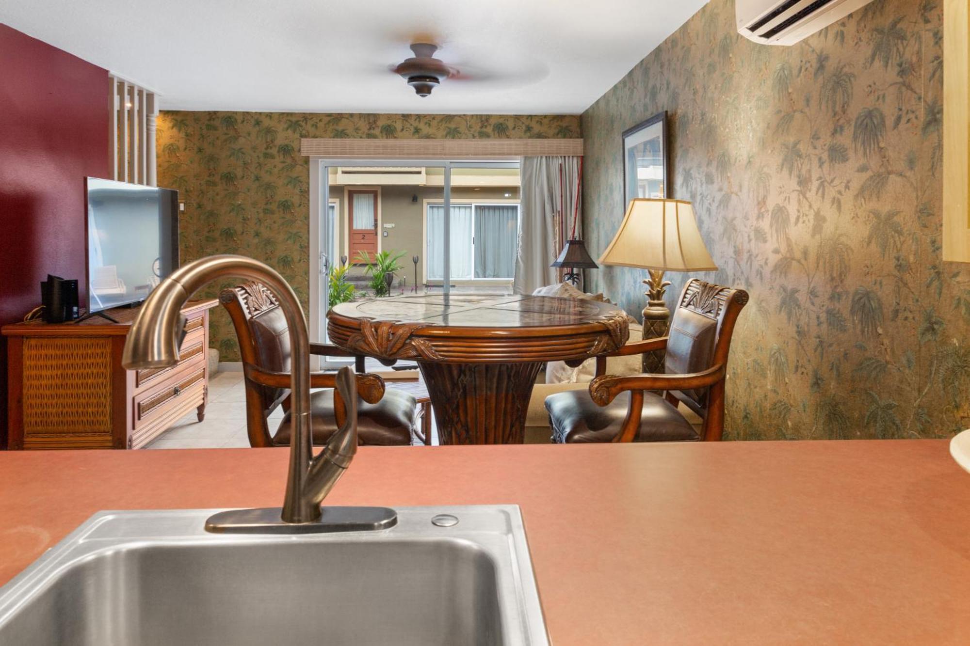 Lotus Suite, 1 Bedroom, Sleeps 4, Pool & Bbq, Pre-Renovation Summer Sale Kihei Esterno foto